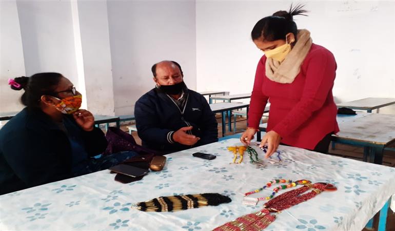 Designing And Packaging, Trade- Artificial Jewellery WORK (District-Gaziyabad)
